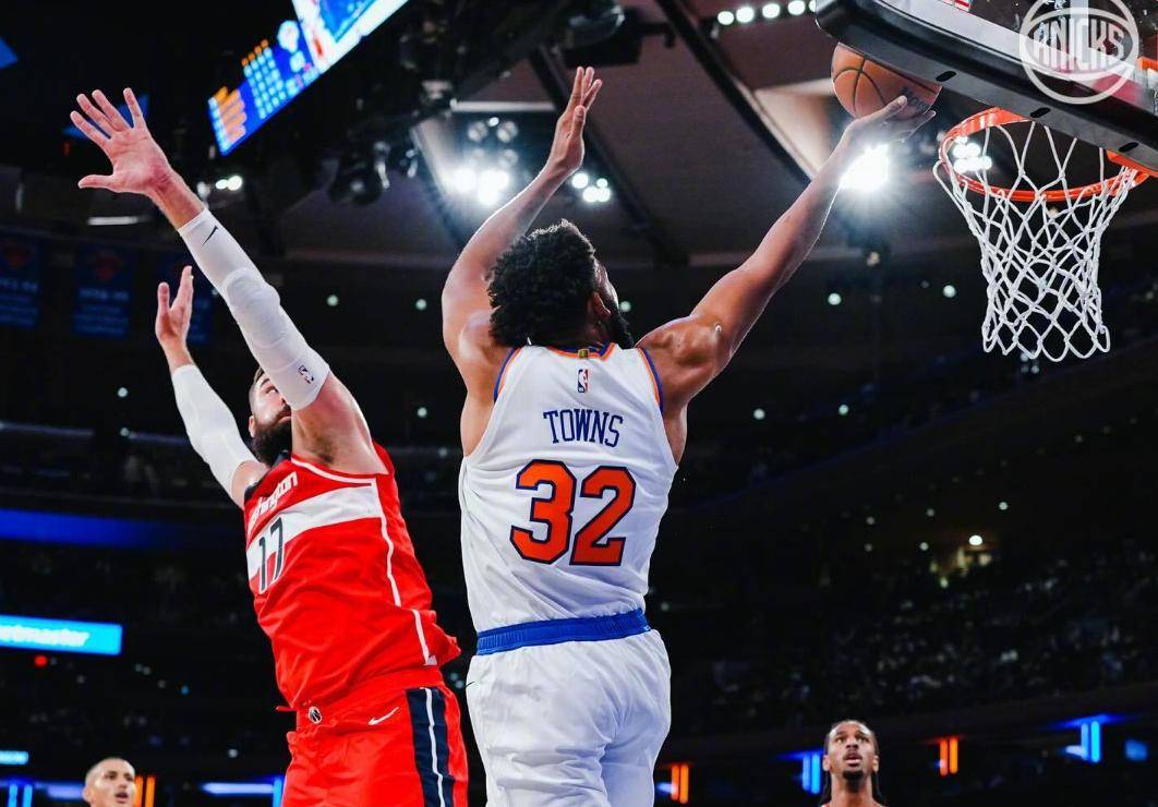 唐斯三巨头联手，库里得分突破，球队未来可期冲击季后赛！