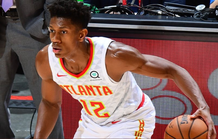 Rookie迎来十赛季高光表现，老鹰球迷沸腾！的简单介绍